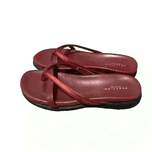 Reaction Kenneth Cole Sandals Women’s Size 7 Wine Colored Flat With Sequin Strap - Picture 2 of 6